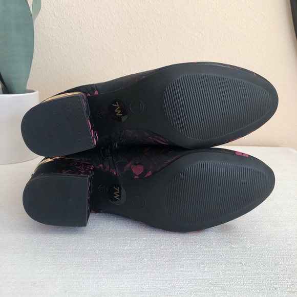 New LIZ CLAIBORNE Gina Black Floral Brocade Memory Foam Ankle Booties Womans 7W - Picture 12 of 12
